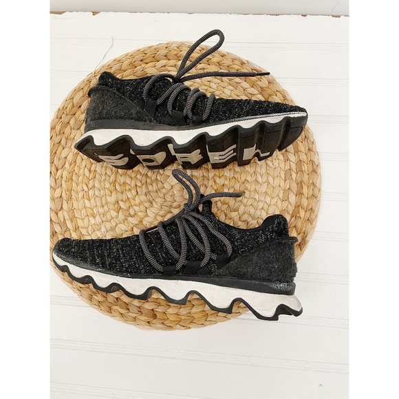 Sorel Kinetic Lace Up Sneakers Black 6.5 - Picture 2 of 7